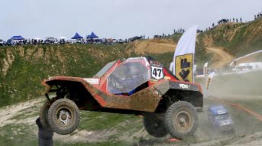 OFF-Road Yarışı'nda formula modeli nefes kesti