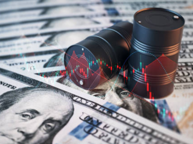Brent petrol&uuml;n varili 97,82 dolardan işlem g&ouml;r&uuml;yor