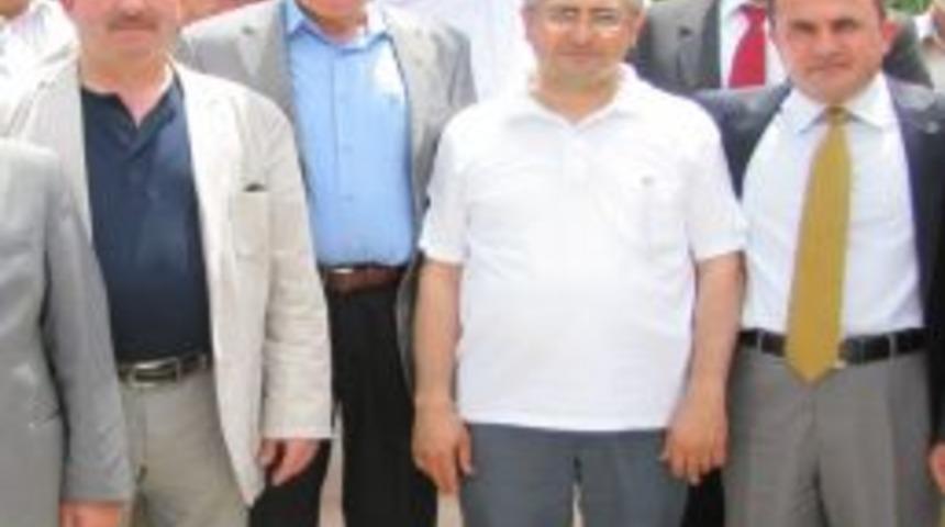 Tamer Dağlı'nın etrafında kenetlendiler