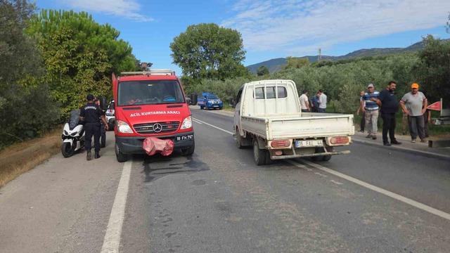Kontrolden &ccedil;ıkan otomobil tarlada yandı: 1 &ouml;l&uuml;, 1&rsquo;i &ccedil;ocuk 5 yaralı 3