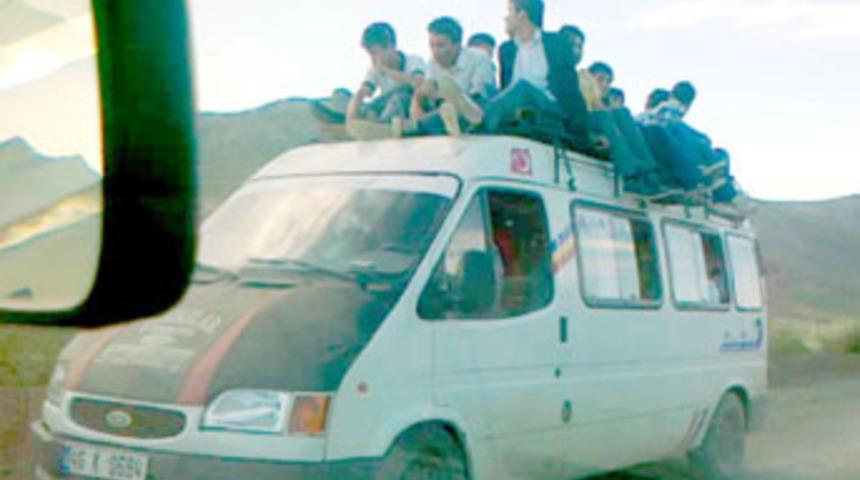 Kahramanmaraş'ta tehlikeli yolculuk