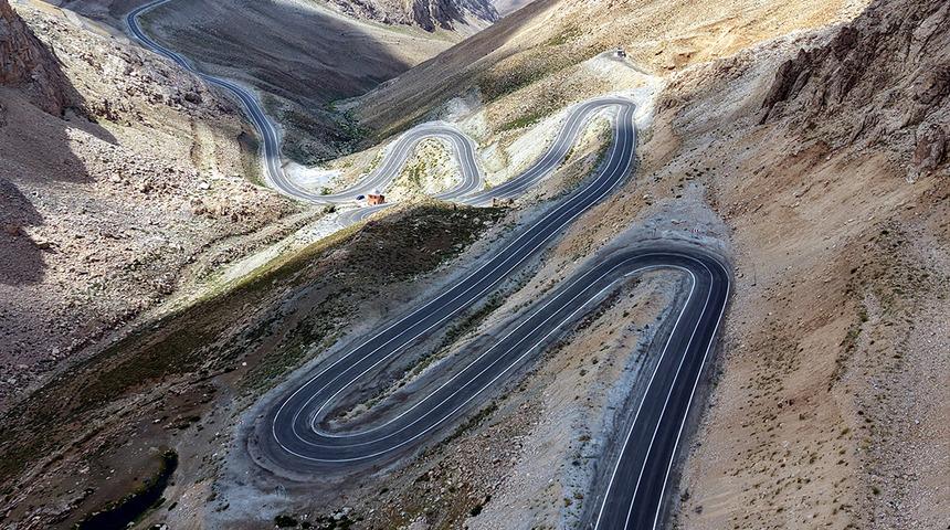T&uuml;rkiye'nin ulaşımı en zor il&ccedil;elerinden! 13 km'lik t&uuml;nel geliyor