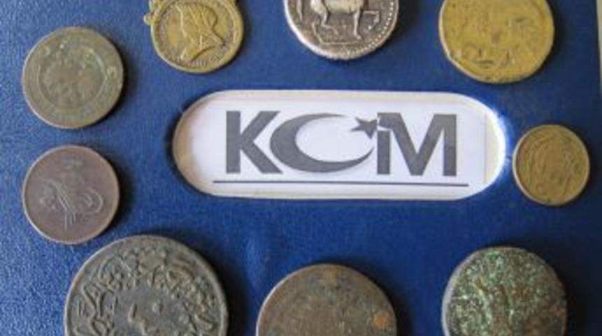 Tarihi sikke ve heykelleri satmaya &ccedil;alışan 2 kişi yakalandı