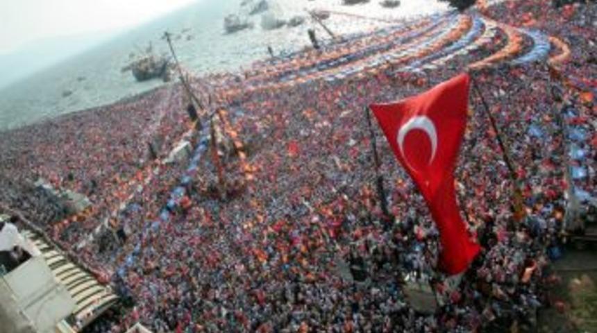 AK Parti'nin İzmir mitinginde tarihi kalabalık