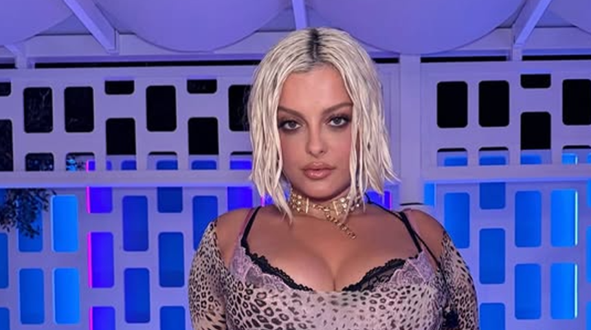Bebe Rexha kilo aldıktan sonra g&ouml;ğ&uuml;sleriyle ilgili yapılan yorumlara sert &ccedil;ıktı
