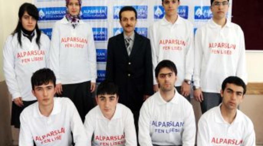 Dokumacı: Alparslan Fen Lisesi, 15. yılında zirve coşkusu yaşıyor