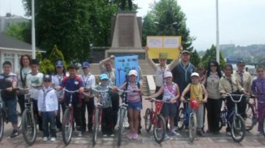 &Ccedil;evre g&uuml;n&uuml;nde izcilerden bisiklet turu