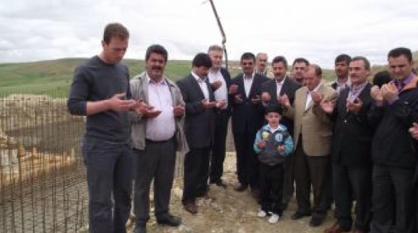 Bayburt&rsquo;u eğitimle d&uuml;nyaya tanıtacak kolejin temeli atıldı