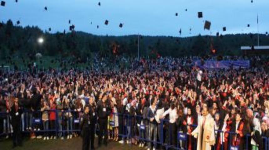 Kastamonu &Uuml;niversitesi'nde 4. mezuniyet coşkusu