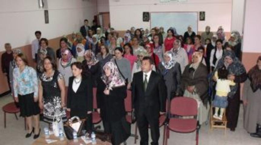 Kursiyerler belge almanın gururunu yaşadı