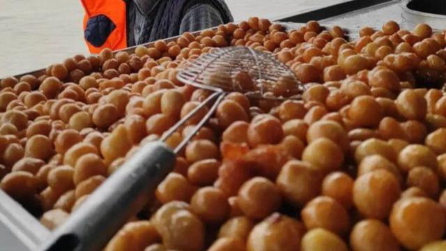 10 milyon euroluk haraç talebi reddedilince ev ve iş yerlerini kurşunladılar! Esnafın kapısına 'ölüm lokması' gönderdiler