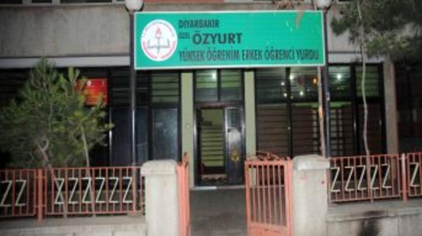 &Ouml;ğrenci yurduna molotoflu saldırı