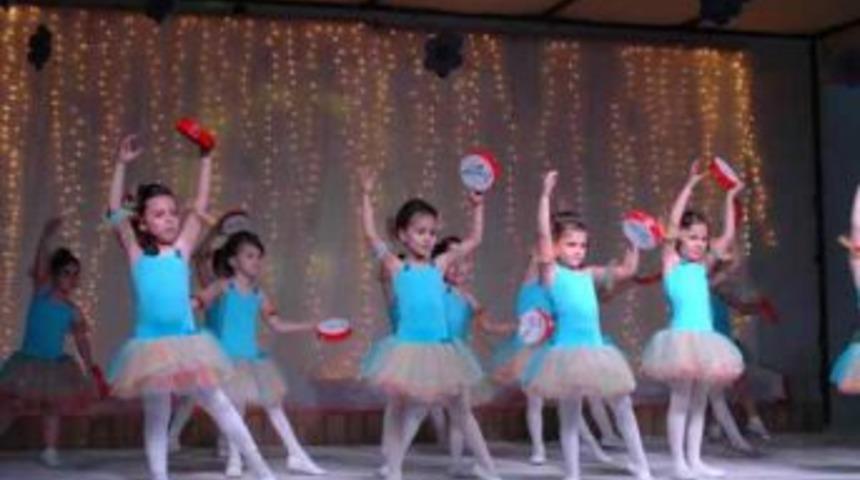 Minikler ilk diplomalarını aldılar