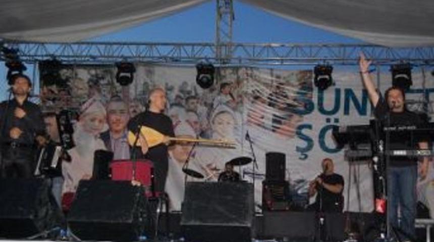 Grup La&ccedil;in sevenleriyle buluştu