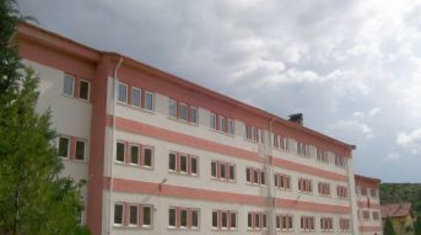 On yıl sonra yeniden a&ccedil;ılan Nallıhan İmam Hatip Lisesi &ouml;ğrencilerini bekliyor