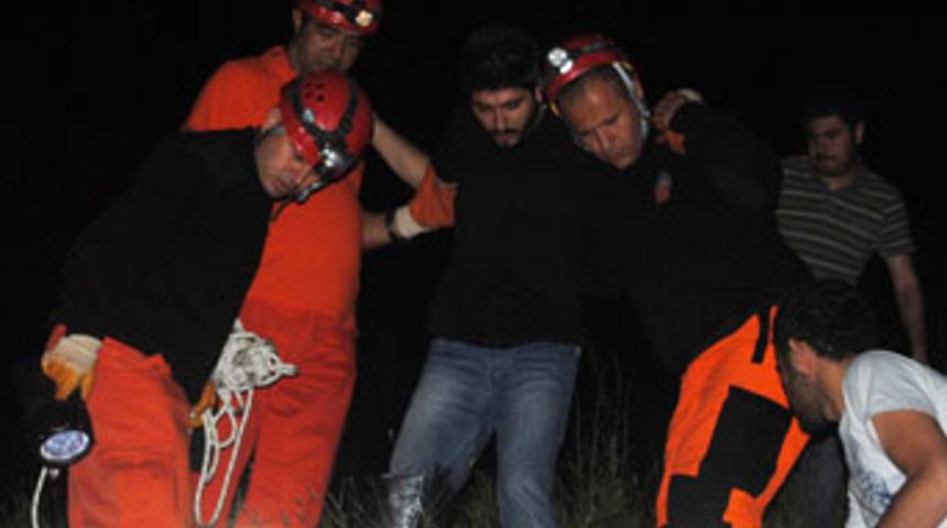 İddia uğruna ayağını kırdı