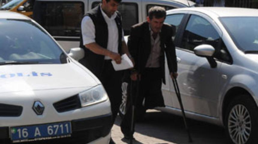 Boşanmak isteyen eşine kurşun yağdırdı