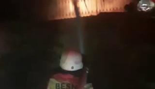 Besni&rsquo;de ev yangını korkuttu