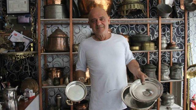 Yılların eskittiği bakırlar 45 yıllık ustanın ellerinde parlıyor