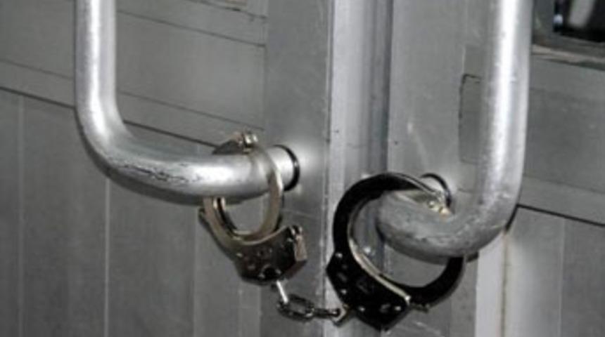 Acil servise kelep&ccedil;e