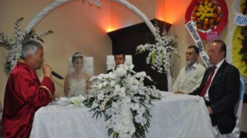 Vali Oğuz, G&uuml;neydoğu gazisinin nikah şahidi oldu