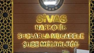 Kağıda emdirilmiş 32 bin kullanımlık uyuşturucu ele geçirildi