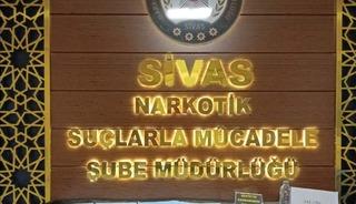 Kağıda emdirilmiş 32 bin kullanımlık uyuşturucu ele ge&ccedil;irildi