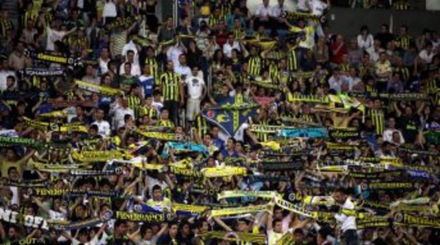 Galatasaray Cafe Crown'u 95 - 74 yenen Fenerbah&ccedil;e &Uuml;lker durumu 2-0 yaptı