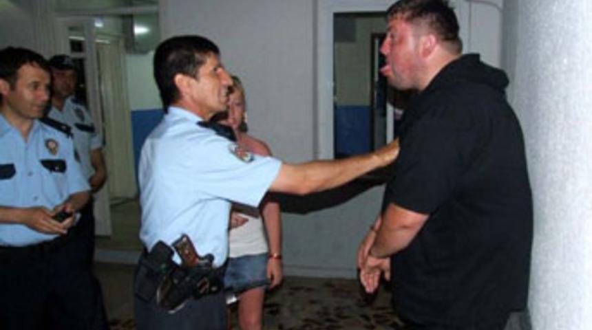 İngiliz turist oteli birbirine kattı