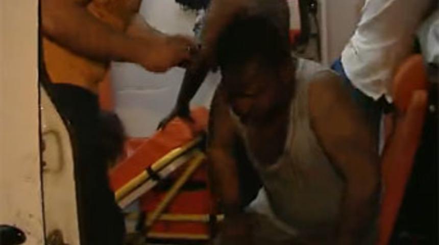 Mahsur kalanları itfaiye kurtardı