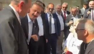 Duyunca şaşırdı, d&ouml;n&uuml;p y&uuml;z&uuml;ne s&ouml;yledi: G&ouml;revden alacağım