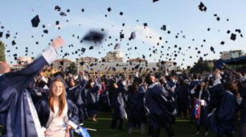 Uşak ta mezuniyet heyecanı