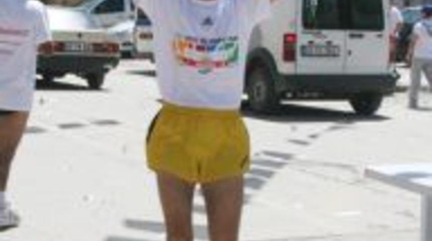 Uşaklı atlet Akın Yeniceli birinci oldu