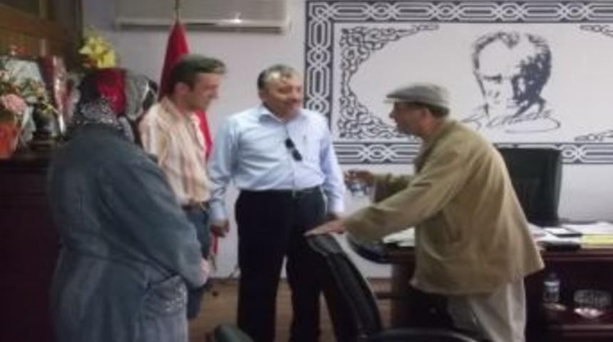 Deniz Feneri k&uuml;&ccedil;&uuml;k Samet'e el uzattı!