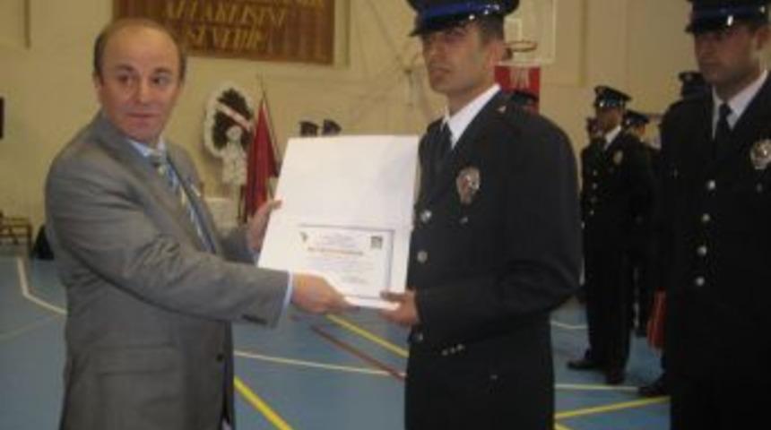 Erzurum PMYO 9. d&ouml;nem mezunlarını t&ouml;renle uğurladı