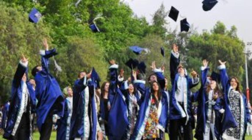 OK&Uuml; &uuml;&ccedil;&uuml;nc&uuml; d&ouml;nem mezunlarını verdi