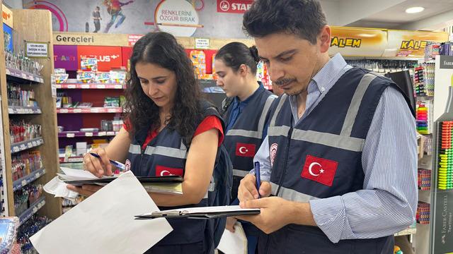 Ticaret Bakanlığı ekipleri İstanbul'da kırtasiye ve okul ürünleri denetimlerini sıklaştırdı