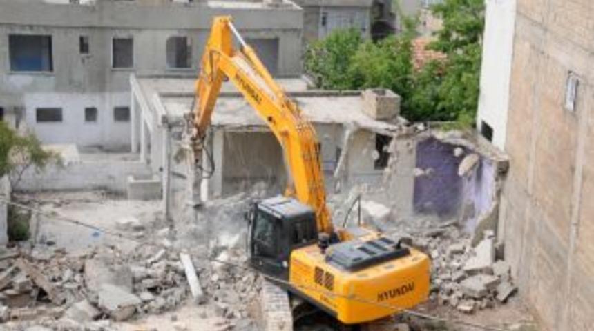 Şehitk&acirc;mil'de yıkılan evlerin yerine sosyal tesis yapılacak