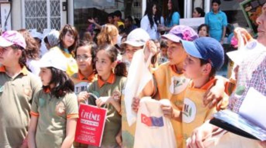 TEMA pazarda bez torba dağıttı