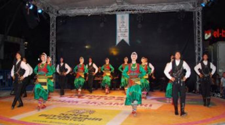 Konya'da k&uuml;lt&uuml;r akşamları b&uuml;y&uuml;k ilgi g&ouml;r&uuml;yor