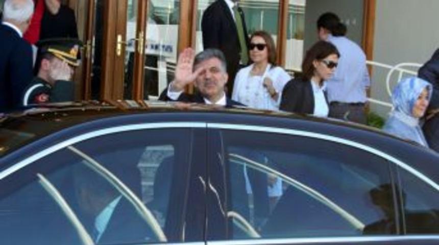 Cumhurbaşkanı Gül Polonya'dan döndü