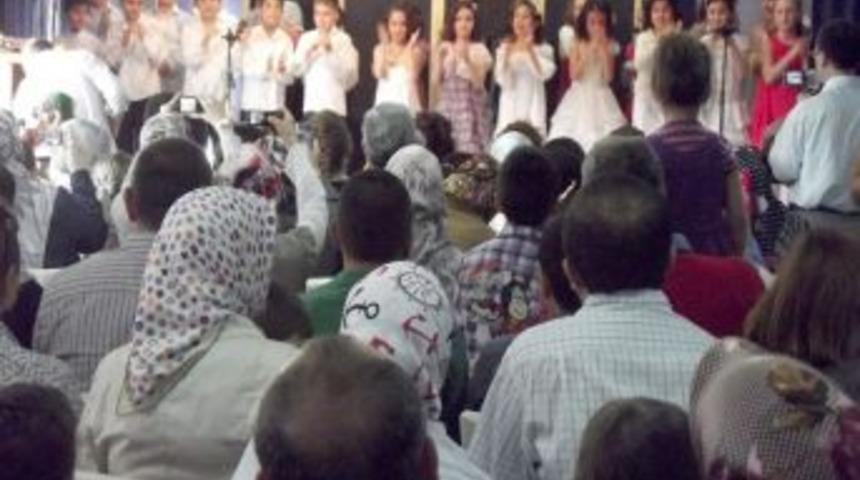 Ufuk Koleji &ouml;ğrencileri, becerilerini İngilizce olarak sergiledi