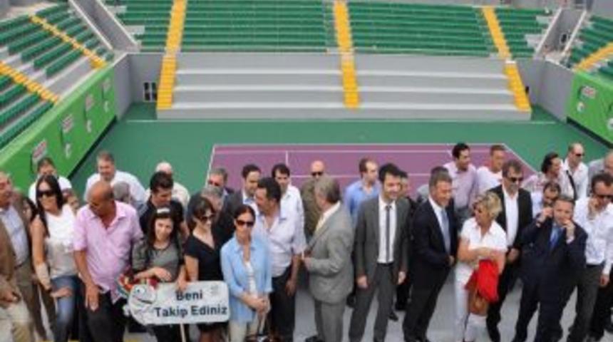 Basın mensupları ve sanat&ccedil;ılar, EYOF tesislerini gezdi