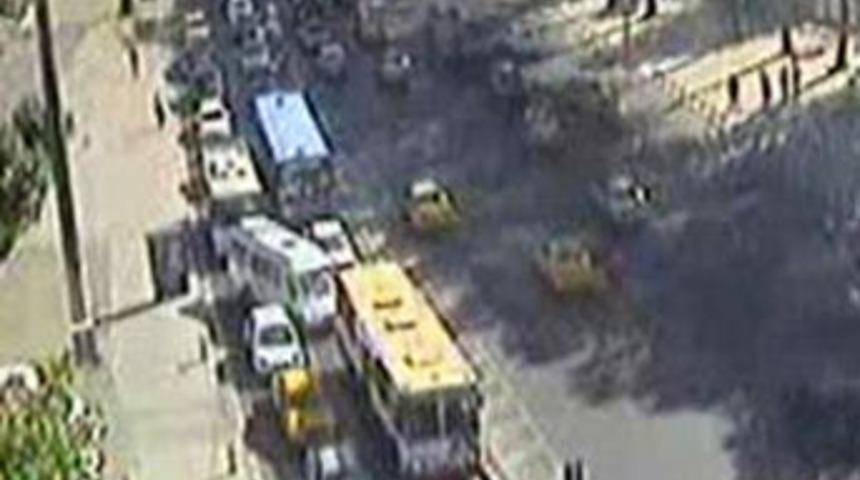 İnat&ccedil;ı polis kaputta 4 kilometre gitti