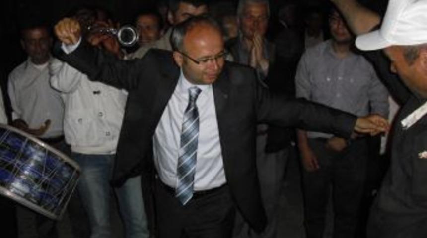 AK Parti adayı Candan işi bitirdik