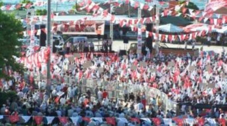 CHP adayları konuşmasında AKP'yi hedef aldı