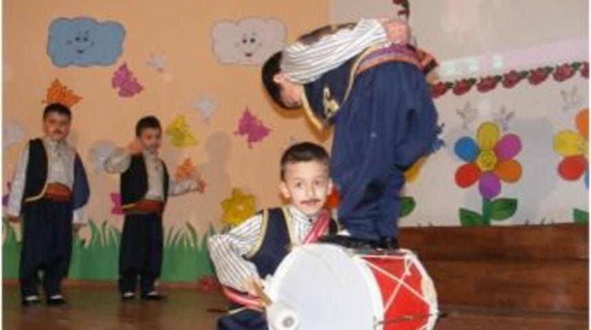 &Ouml;zel Reşat Kazancı Anaokulu &ouml;ğrencilerinin yılsonu g&ouml;sterisi