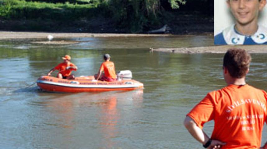 İlk&ouml;ğretim &ouml;ğrencisi derede kayboldu