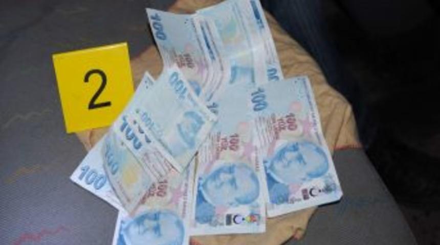 Piyasaya sahte para s&uuml;rmek isteyen 4 kişi tutuklandı