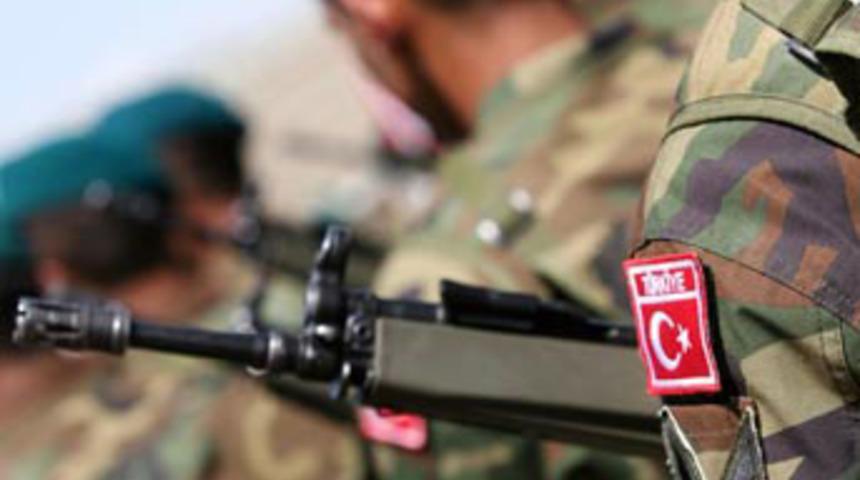 Arkadaşının silahıyla şehit oldu